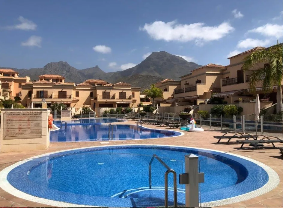 3 bedroom townhouse, Villas del Duque, El Duque, photo 1 of 17