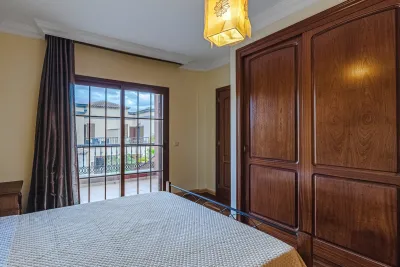 3 bedroom townhouse, Villas del Duque, El Duque, photo 7 of 17