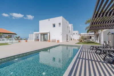 Photo of 5 bedroom villa, Roque del Conde